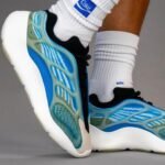 Amazing yeezy 700 v3 shoes - Image 8