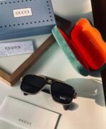 Gc Unisex sunglasses - Image 2