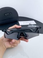 Oakley mens sunglasses - Image 2