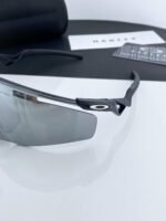 Oakley mens sunglasses - Image 3