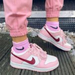 Air 1 Low Sb Dunk Pink Shoes - Image 4