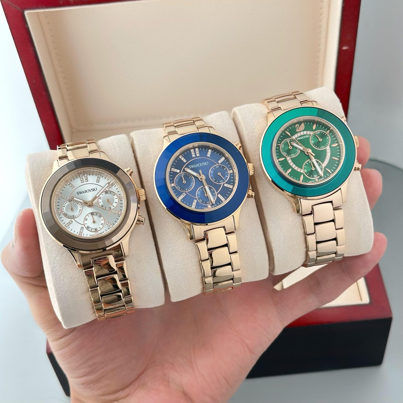 rn-image_picker_lib_temp_3ac77642-07cd-4be5-b03c-34e3311f9781 Srwski premium quality round shape watch - Image 1