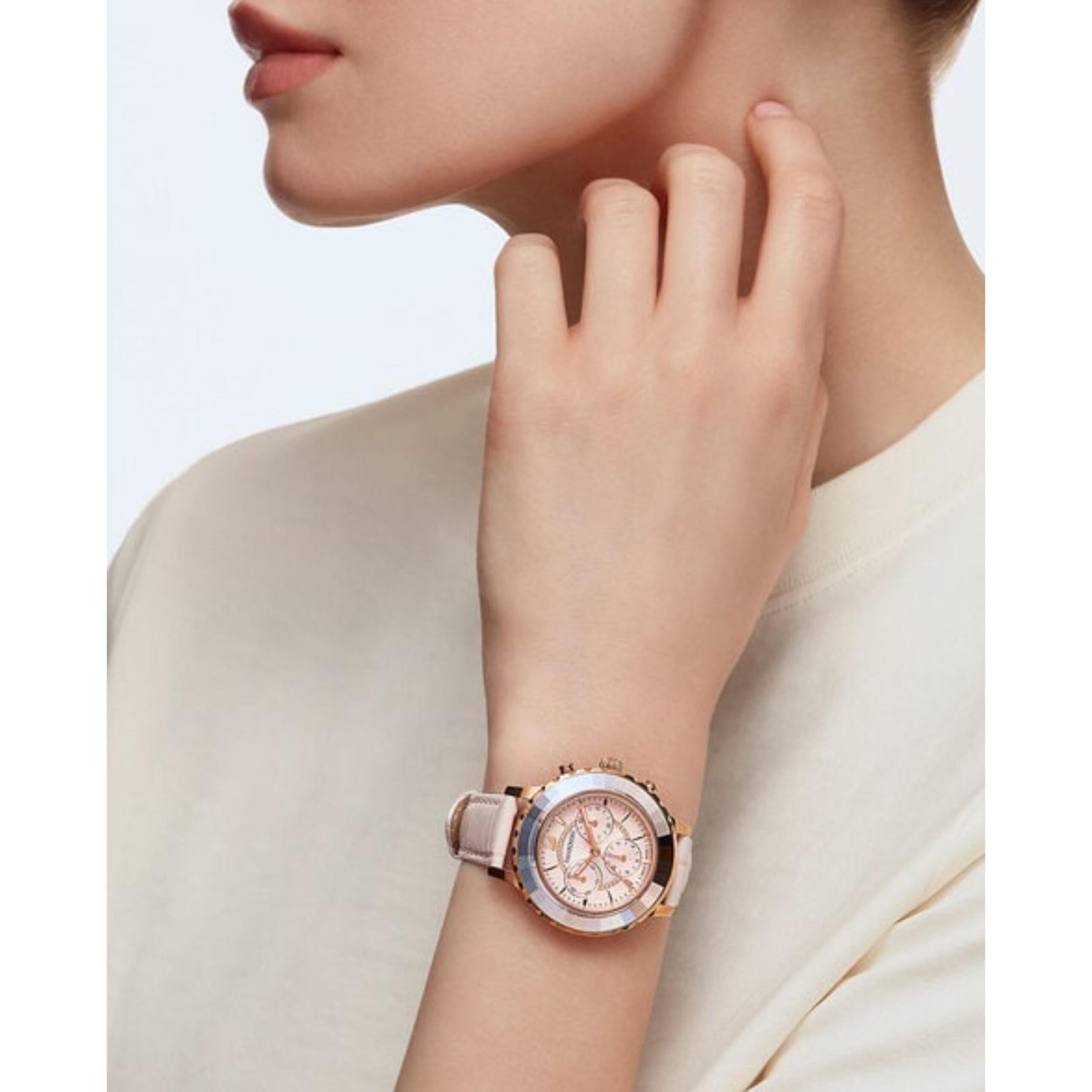 rn-image_picker_lib_temp_5ba55f8d-91c2-4d67-9038-22ae89e7a326 Amazing srwski ceramic Bazel ladies watch - Image 1