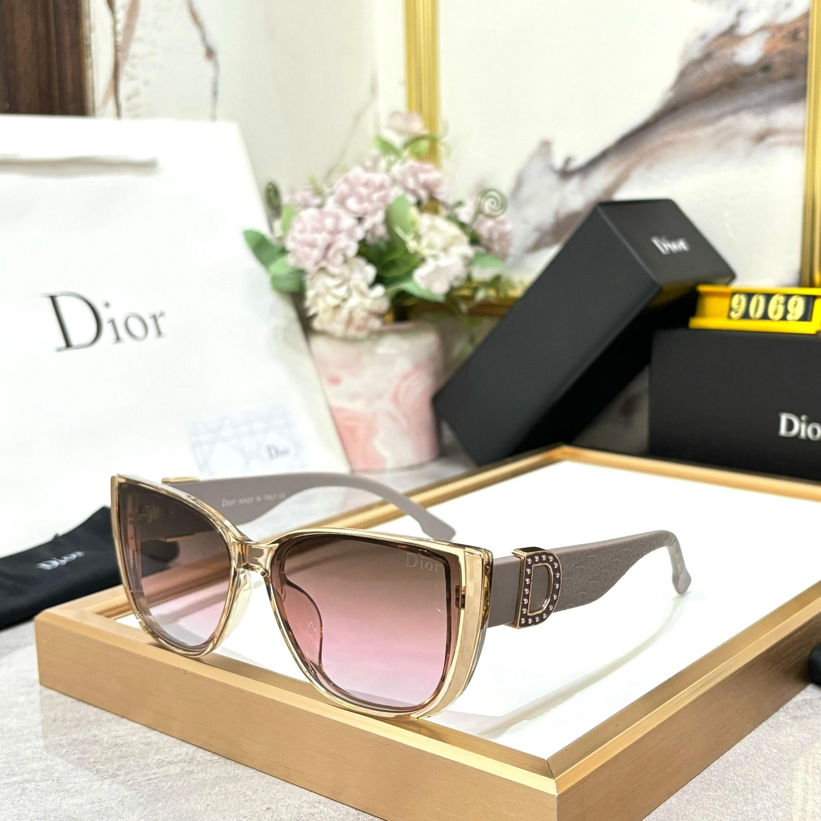 rn-image_picker_lib_temp_8d43dc73-e4ee-46bf-8981-504e36431bda Amazing dor women sunglasses - Image 1