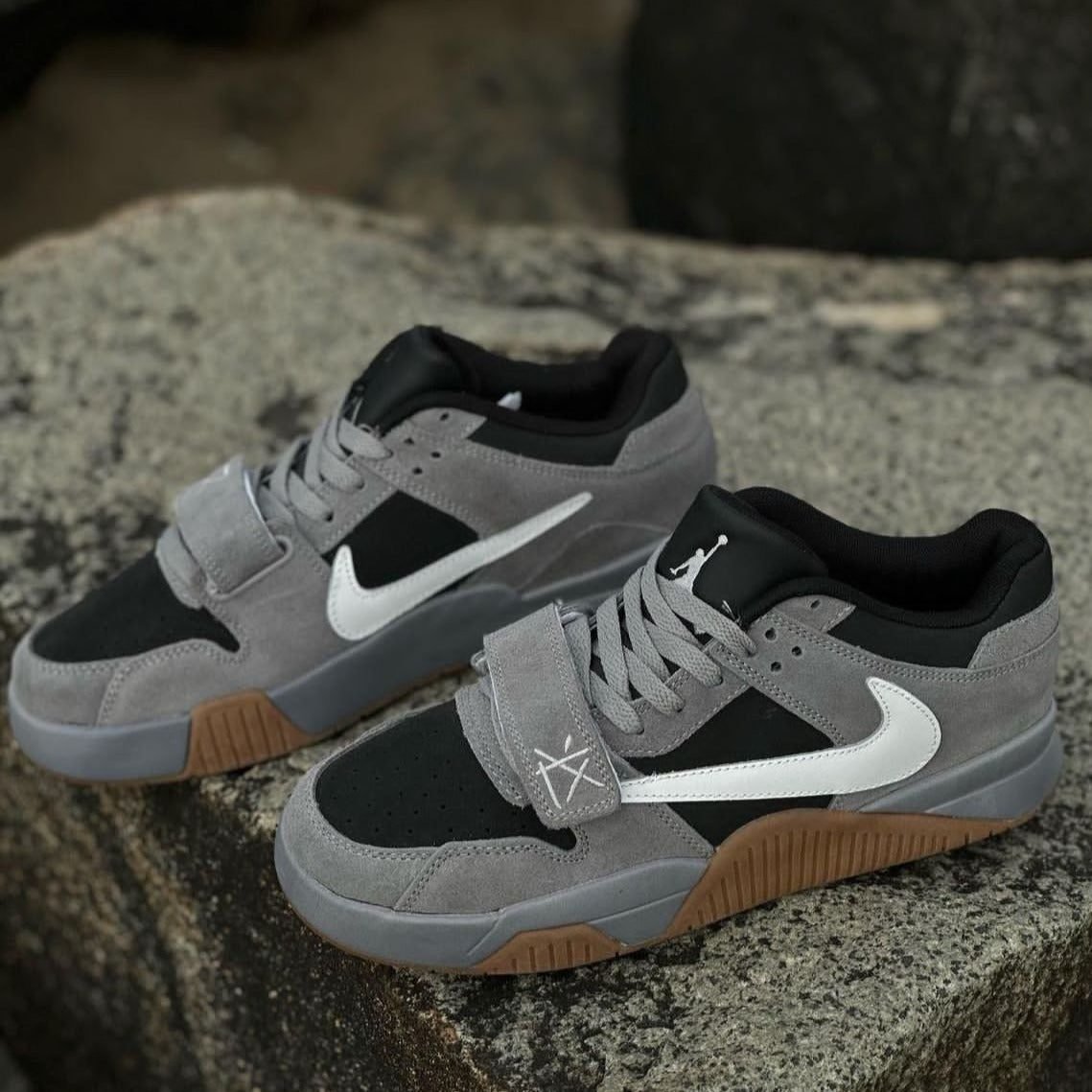 rn-image_picker_lib_temp_de3345be-2662-4a60-bbf4-2ee2c10112f1 Jrdn Low Cut Premium Shoes - AmazingBaba