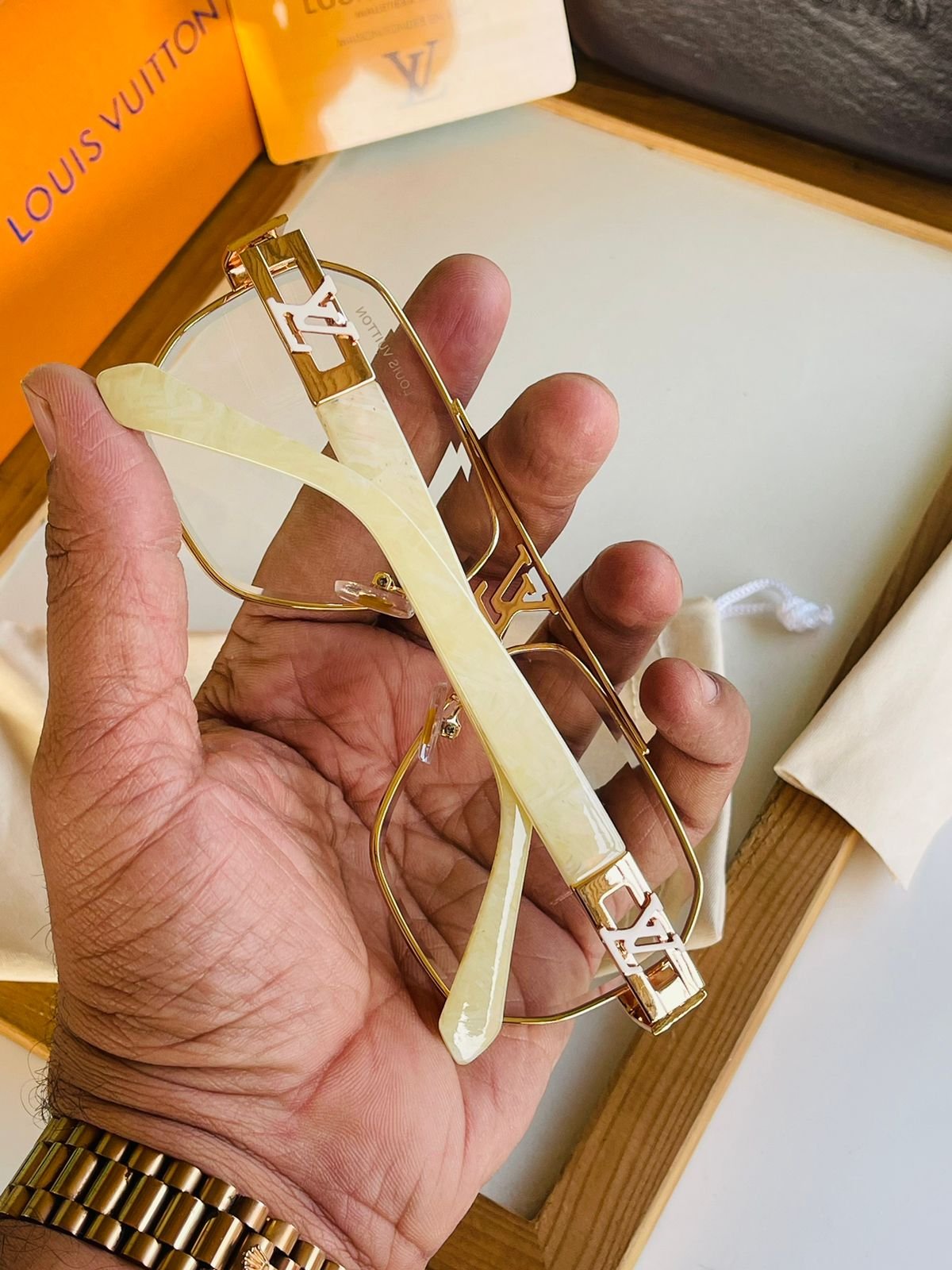 rn-image_picker_lib_temp_de9d1c74-13d8-4af4-a09e-8293e437b4e3 Lv premium transparent unisex luxury sunglasses - AmazingBaba